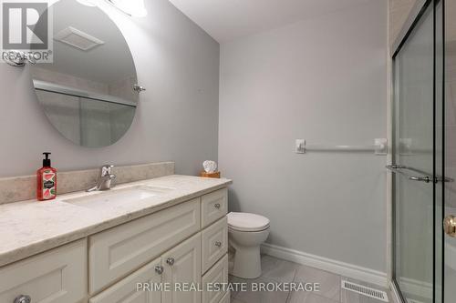 8 - 70 Sunnyside Drive, London, ON - Indoor Photo Showing Bathroom