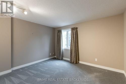 8 - 70 Sunnyside Drive, London, ON - Indoor Photo Showing Other Room