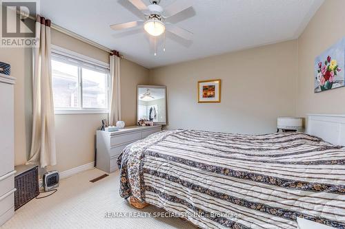 6152 Hardesty Crescent, Mississauga, ON - Indoor Photo Showing Bedroom