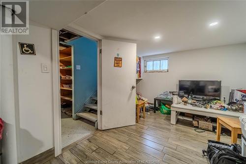 372 Rosedale, Windsor, ON - Indoor Photo Showing Other Room