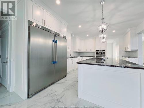 300 Benson Court, Amherstburg, ON - Indoor Photo Showing Kitchen