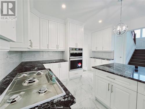 300 Benson Court, Amherstburg, ON - Indoor Photo Showing Kitchen