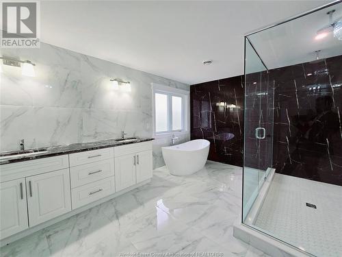 300 Benson Court, Amherstburg, ON - Indoor Photo Showing Bathroom