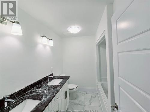 300 Benson Court, Amherstburg, ON - Indoor Photo Showing Bathroom