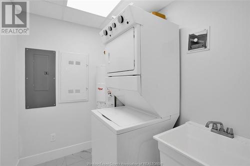 4578 Huron Church Line Road Unit# 509, Lasalle, ON - Indoor Photo Showing Laundry Room