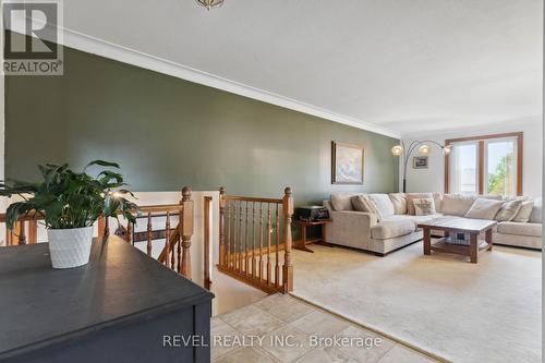 126 Colbeck Drive, Welland, ON - Indoor Photo Showing Living Room