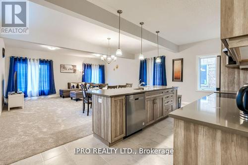 99 Honey Street, Cambridge, ON - Indoor Photo Showing Kitchen