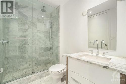 111 Champagne Avenue Unit#1010, Ottawa, ON - Indoor Photo Showing Bathroom