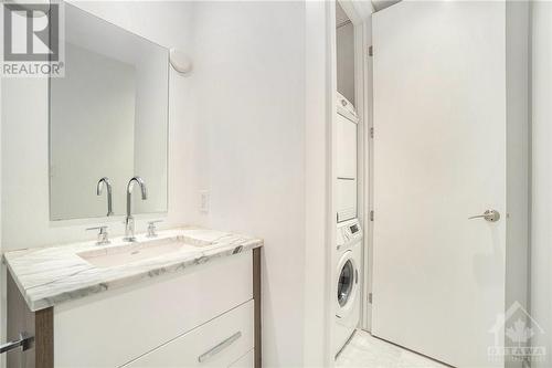 111 Champagne Avenue Unit#1010, Ottawa, ON - Indoor Photo Showing Laundry Room