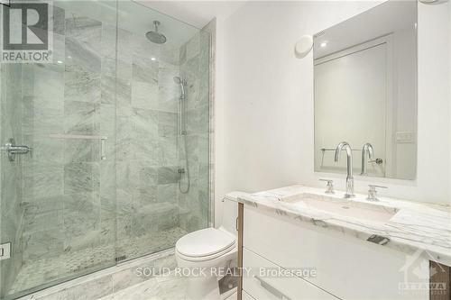 1010 - 111 Champagne Avenue, Ottawa, ON - Indoor Photo Showing Bathroom