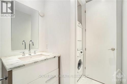 1010 - 111 Champagne Avenue, Ottawa, ON - Indoor Photo Showing Laundry Room