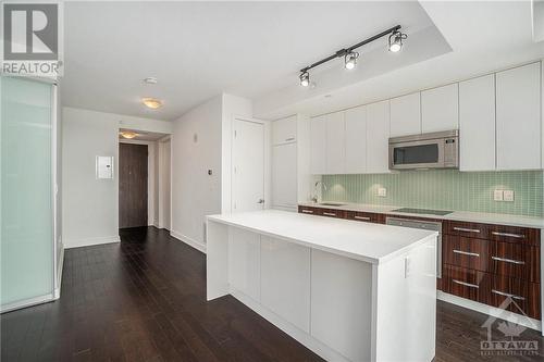 111 Champagne Avenue Unit#1010, Ottawa, ON - Indoor Photo Showing Kitchen