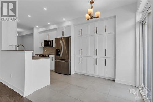 843 Mochi Circle, Nepean, ON - Indoor Photo Showing Kitchen With Stainless Steel Kitchen