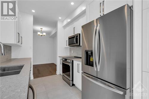 843 Mochi Circle, Nepean, ON - Indoor Photo Showing Kitchen With Stainless Steel Kitchen With Double Sink With Upgraded Kitchen