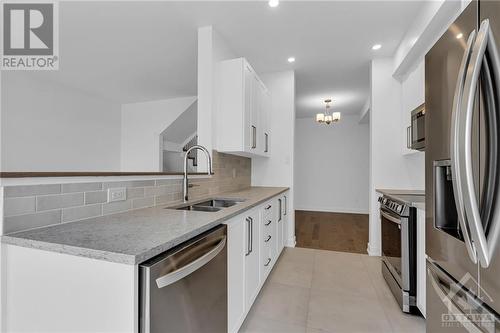 843 Mochi Circle, Nepean, ON - Indoor Photo Showing Kitchen With Stainless Steel Kitchen With Double Sink With Upgraded Kitchen