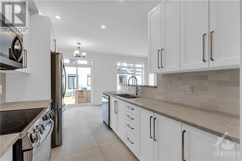 843 Mochi Circle, Nepean, ON - Indoor Photo Showing Kitchen With Double Sink