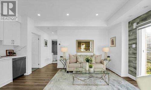 125 - 3050 Erin Centre Boulevard, Mississauga, ON - Indoor Photo Showing Living Room