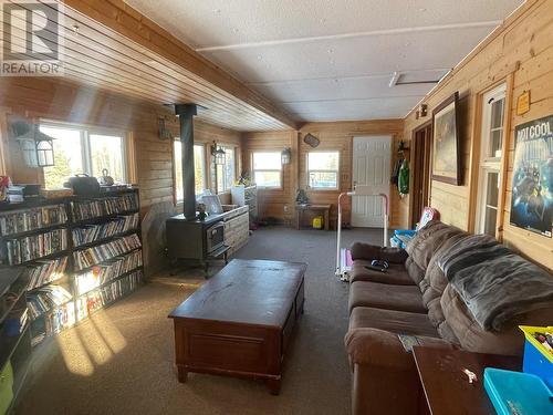 27 Pioneer Way, Fort Nelson, BC - Indoor Photo Showing Living Room