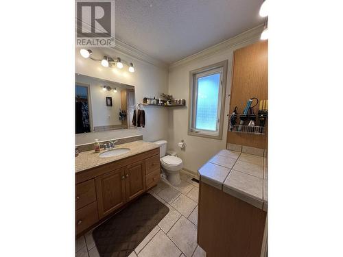 27 Pioneer Way, Fort Nelson, BC - Indoor Photo Showing Bathroom