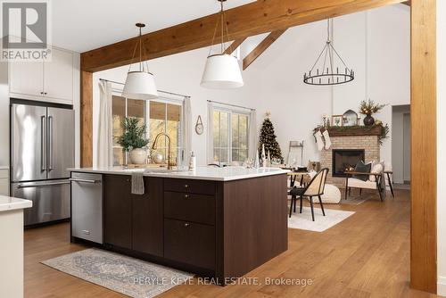 303 Clearwater Lake Road, Huntsville, ON - Indoor Photo Showing Kitchen