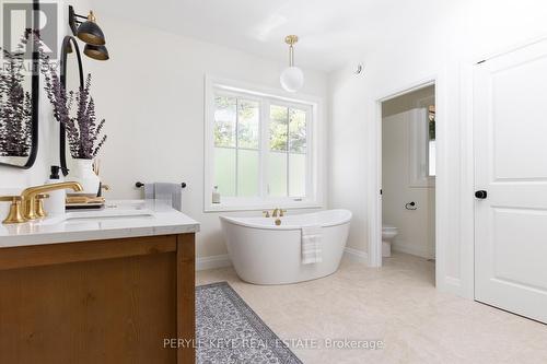 303 Clearwater Lake Road, Huntsville, ON - Indoor Photo Showing Bathroom