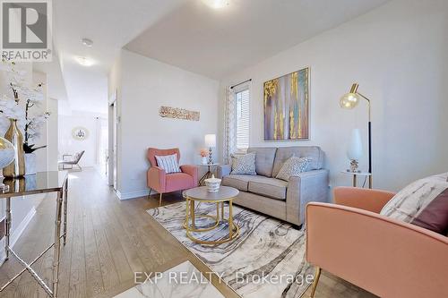 34 Woodbine Avenue, Welland, ON - Indoor Photo Showing Living Room