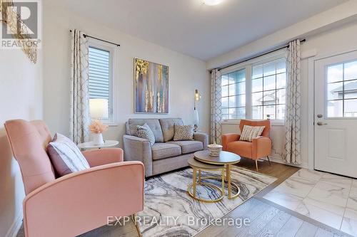 34 Woodbine Avenue, Welland, ON - Indoor Photo Showing Living Room