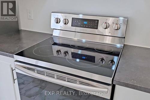 34 Woodbine Avenue, Welland, ON - Indoor Photo Showing Kitchen