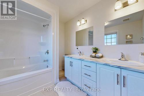 34 Woodbine Avenue, Welland, ON - Indoor Photo Showing Bathroom