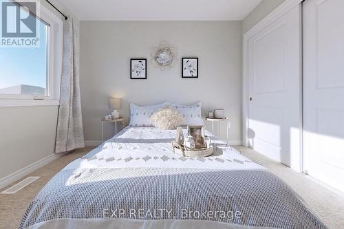 34 Woodbine Avenue, Welland, ON - Indoor Photo Showing Bedroom