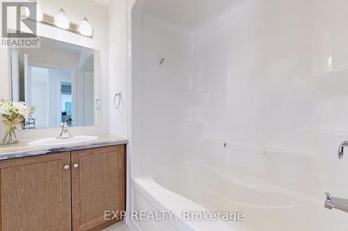 34 Woodbine Avenue, Welland, ON - Indoor Photo Showing Bathroom