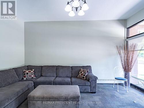 701 - 1950 Main Street West, Hamilton, ON - Indoor Photo Showing Living Room