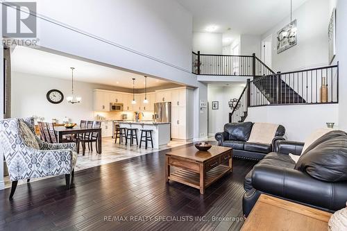 80 Taylor Drive, East Luther Grand Valley, ON - Indoor Photo Showing Living Room