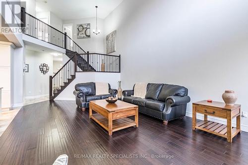 80 Taylor Drive, East Luther Grand Valley, ON - Indoor Photo Showing Living Room