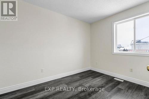 529 Victoria Road N, Guelph, ON - Indoor Photo Showing Other Room