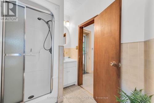 1045 St. Johns Road N, Norfolk, ON - Indoor Photo Showing Bathroom