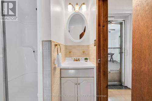 1045 St. Johns Road N, Norfolk, ON - Indoor Photo Showing Bathroom