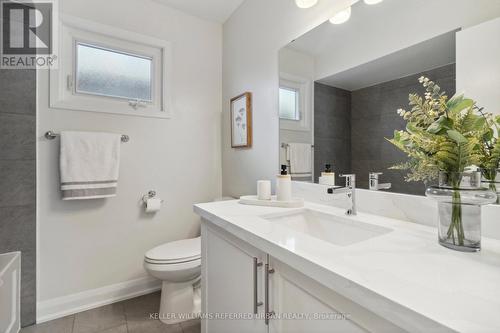 10 Nootka Crescent, Toronto, ON - Indoor Photo Showing Bathroom