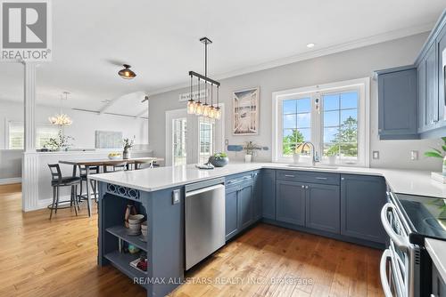 2 Honeys Beach Road, Scugog, ON - Indoor Photo Showing Kitchen With Upgraded Kitchen