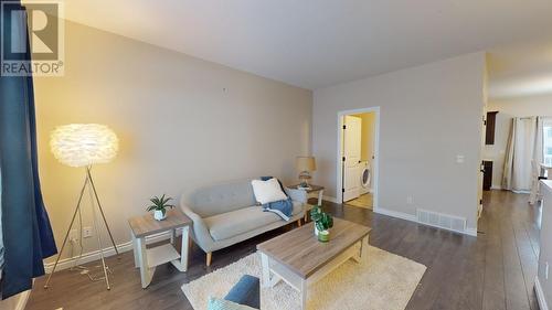 8623 83 Street, Fort St. John, BC - Indoor Photo Showing Living Room