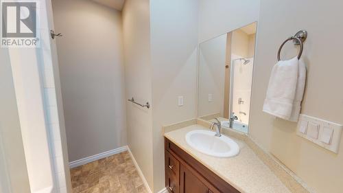 8623 83 Street, Fort St. John, BC - Indoor Photo Showing Bathroom