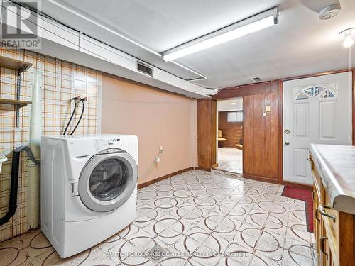 696 Crawford Street, Toronto, ON - Indoor Photo Showing Laundry Room