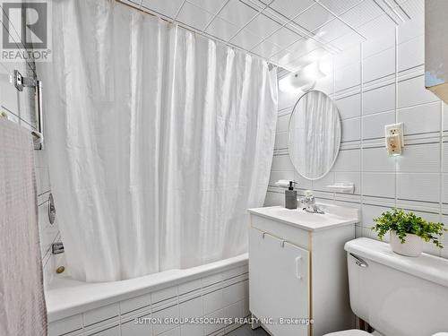 696 Crawford Street, Toronto, ON - Indoor Photo Showing Bathroom