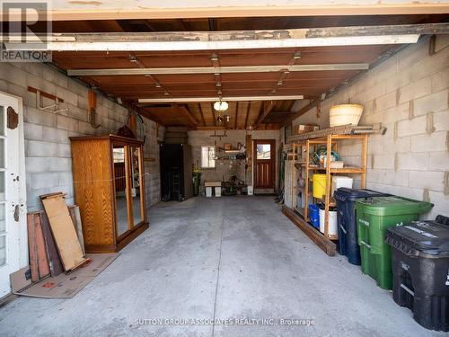 696 Crawford Street, Toronto, ON - Indoor Photo Showing Garage