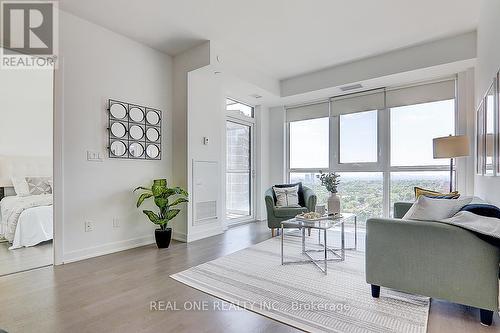 1510 - 501 St Clair Avenue W, Toronto, ON - Indoor Photo Showing Living Room