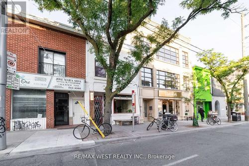 135 Ossington Avenue, Toronto, ON 