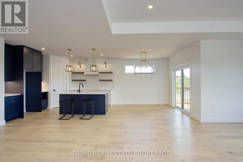 147 Mcleod Street, North Middlesex (Parkhill), ON - Indoor Photo Showing Kitchen