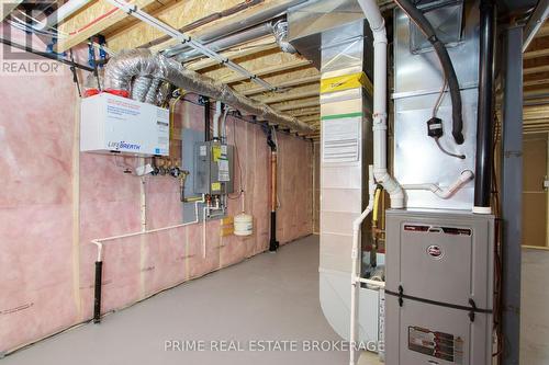 147 Mcleod Street, North Middlesex (Parkhill), ON - Indoor Photo Showing Basement