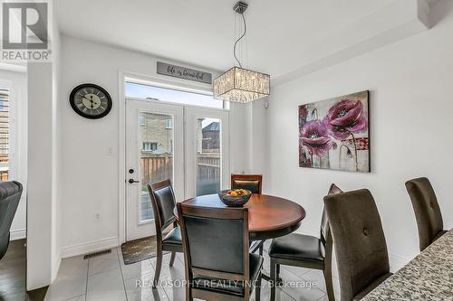 85 Wyndham Circle, Georgina, ON - Indoor Photo Showing Dining Room