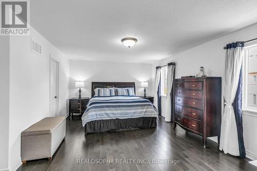 85 Wyndham Circle, Georgina, ON - Indoor Photo Showing Bedroom